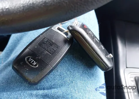 2020 Kia Sorento 3.3L Lx z USA, uszkodzony, nr VIN 5XYPGDA59LG664842